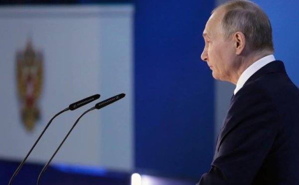 Poutine met en garde les puissances étrangères contre le franchissement des « lignes rouges » de la Russie
